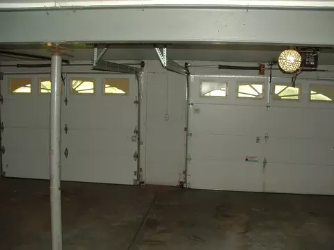 Exterior - 1641 Yorkshire Ct, Springfield, OH 45503 photo 5 of 17