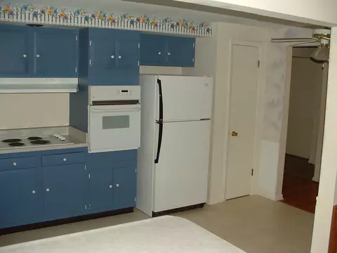 Kitchen - 1641 Yorkshire Ct, Springfield, OH 45503 photo 5 of 5