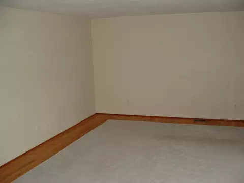 Living - 1641 Yorkshire Ct, Springfield, OH 45503 photo 2 of 5