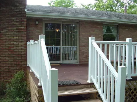 Exterior - 1641 Yorkshire Ct, Springfield, OH 45503 photo 15 of 17