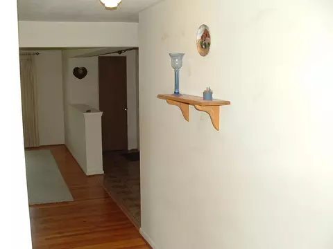 Entry Way - 1641 Yorkshire Ct, Springfield, OH 45503 photo 4 of 4