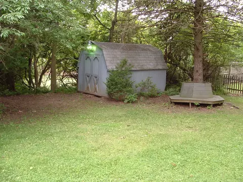 Exterior - 1641 Yorkshire Ct, Springfield, OH 45503 photo 7 of 17