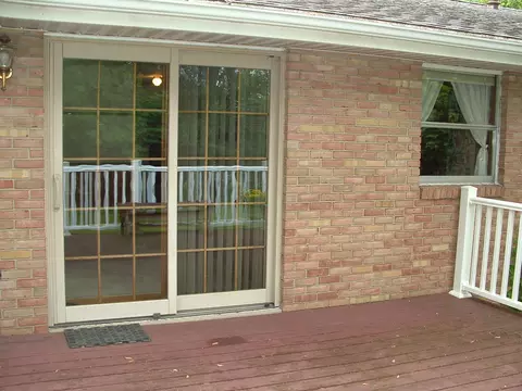 Exterior - 1641 Yorkshire Ct, Springfield, OH 45503 photo 14 of 17