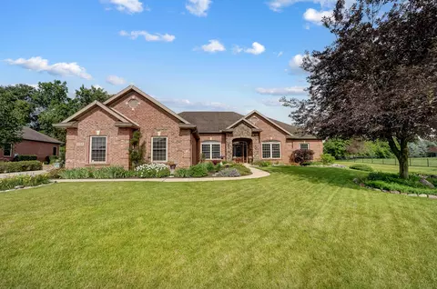 2733 Stonebridge Dr, Troy, OH 45373