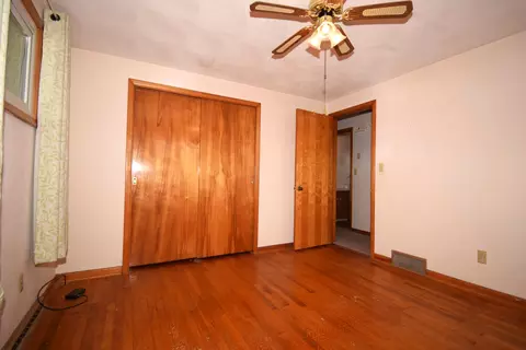 Bedroom - 1924 Sierra Ave, Springfield, OH 45503 photo 2 of 4