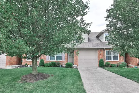 23 Robinwood Ct, Englewood, OH 45322
