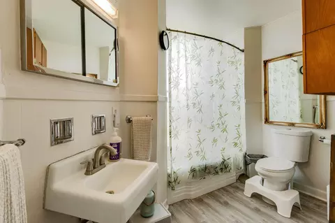 Bath - 1508 Eagle City Rd, Springfield, OH 45504 photo 1 of 1