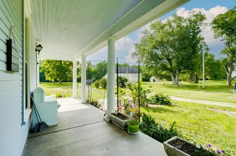Exterior - 1508 Eagle City Rd, Springfield, OH 45504 photo 3 of 8