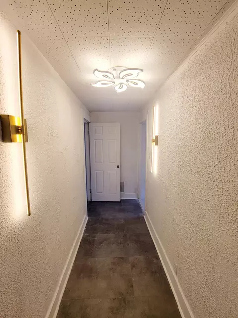 Entry Way - 1635 S Center Blvd, Springfield, OH 45506 photo 3 of 4