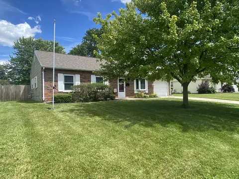 3236 Woonsocket St, Springfield, OH 45503 photo 2