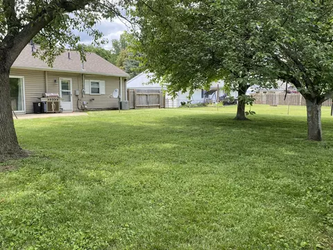 3236 Woonsocket St, Springfield, OH 45503 photo 5
