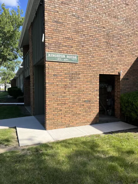 2275 N Cable Rd #220, Lima, OH 45807