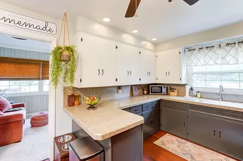 Kitchen - 609 S Broadmoor Blvd, Springfield, OH 45504 photo 3 of 5