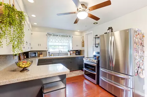 Kitchen - 609 S Broadmoor Blvd, Springfield, OH 45504 photo 1 of 5