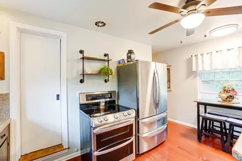 Kitchen - 609 S Broadmoor Blvd, Springfield, OH 45504 photo 2 of 5