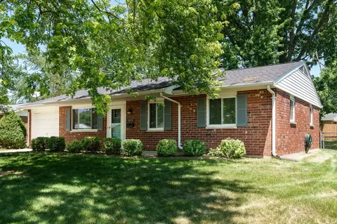1019 Frontier Dr, Troy, OH 45373 photo 2