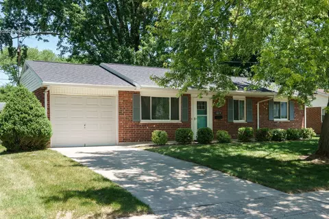 1019 Frontier Dr, Troy, OH 45373