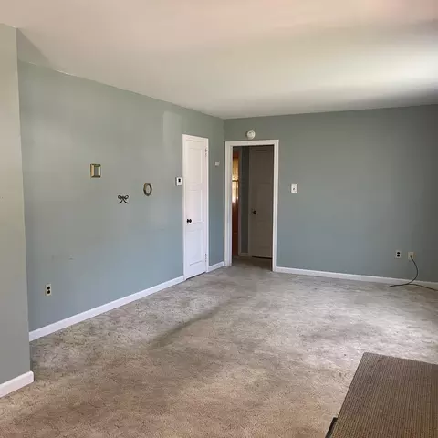 Living - 2049 N Hadley Rd, Springfield, OH 45505 photo 2 of 3