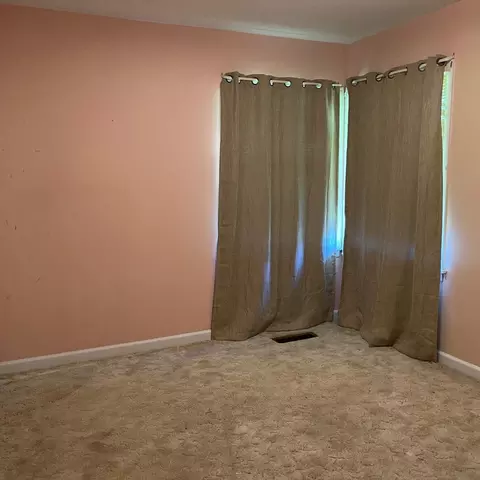 Bedroom - 2049 N Hadley Rd, Springfield, OH 45505 photo 1 of 4