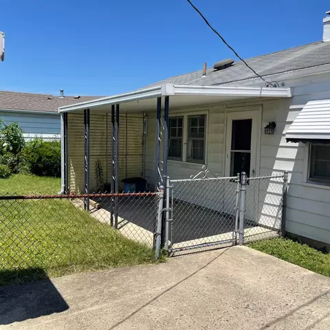 Exterior - 2049 N Hadley Rd, Springfield, OH 45505 photo 3 of 6