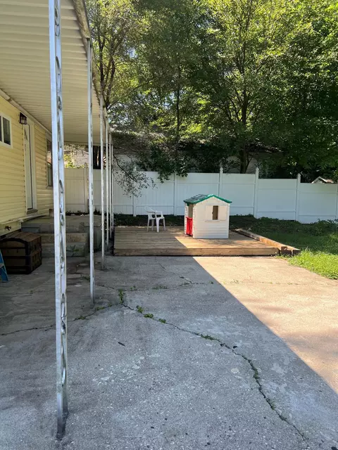 331 N Burnett Rd, Springfield, OH 45503 photo 3