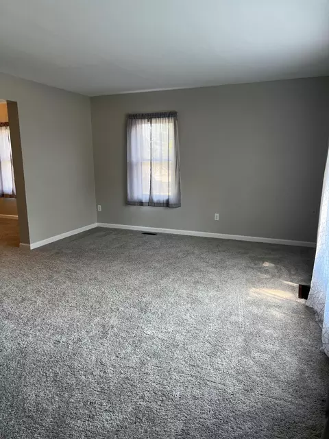 331 N Burnett Rd, Springfield, OH 45503 photo 8