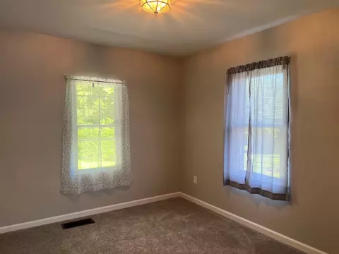 331 N Burnett Rd, Springfield, OH 45503 photo 9