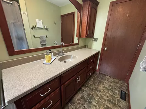Bath - 806 E Vine St, Coldwater, OH 45828 photo 2 of 3