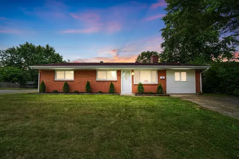 360 Frayne Dr, New Carlisle, OH 45344