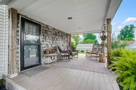 Exterior - 2055 Kenton St, Springfield, OH 45505 photo 4 of 15