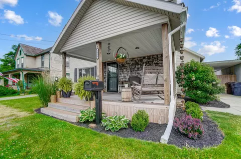 Exterior - 2055 Kenton St, Springfield, OH 45505 photo 3 of 15