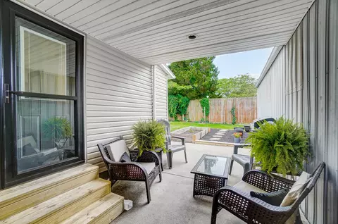 Exterior - 2055 Kenton St, Springfield, OH 45505 photo 13 of 15
