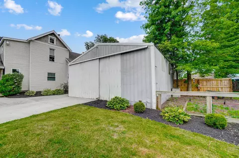 Exterior - 2055 Kenton St, Springfield, OH 45505 photo 14 of 15