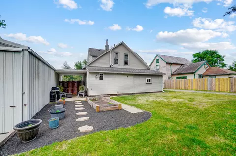 Exterior - 2055 Kenton St, Springfield, OH 45505 photo 7 of 15