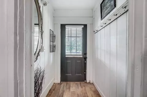 Entry Way - 2055 Kenton St, Springfield, OH 45505 photo 1 of 2
