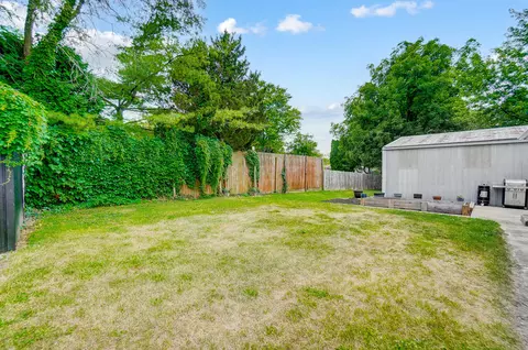 Exterior - 2055 Kenton St, Springfield, OH 45505 photo 11 of 15