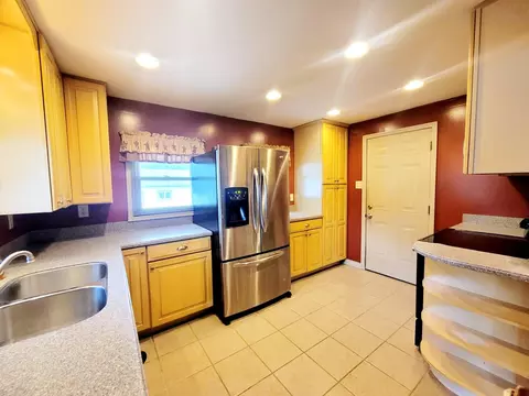 404 N Bechtle Ave, Springfield, OH 45504 photo 10