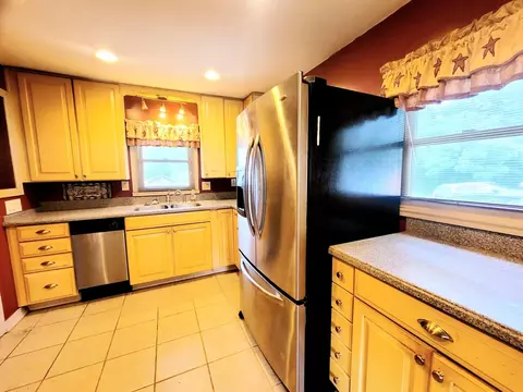 404 N Bechtle Ave, Springfield, OH 45504 photo 11