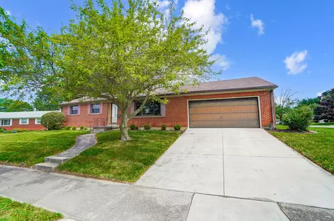 610 Latimer Dr, Springfield, OH 45503 photo 2