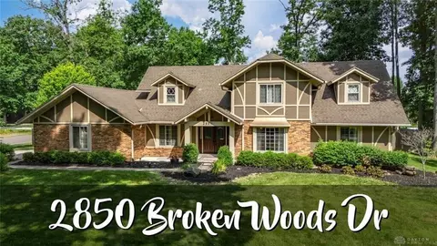 2850 Broken Woods Dr, Troy, OH 45373