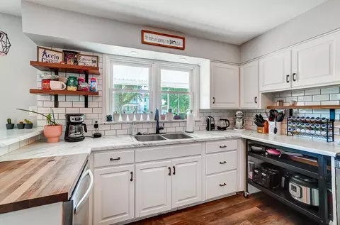 Kitchen - 1201 Ervin Rd, Van Wert, OH 45891 photo 2 of 5