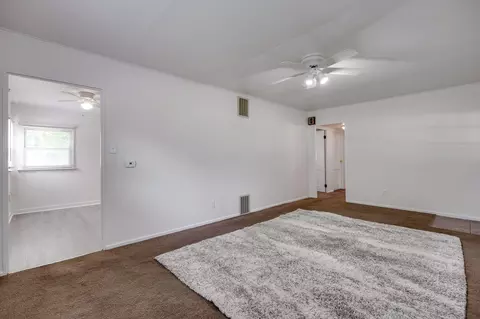 Living - 403 Dakota Ave, Springfield, OH 45504 photo 1 of 3