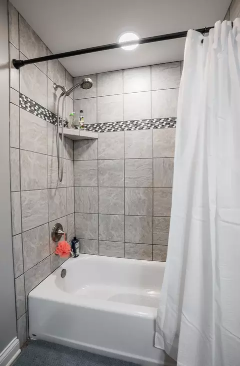 Bath - 3222 Mccurdy Rd, Troy, OH 45373 photo 8 of 8