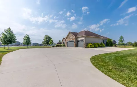Exterior - 3222 Mccurdy Rd, Troy, OH 45373 photo 6 of 16