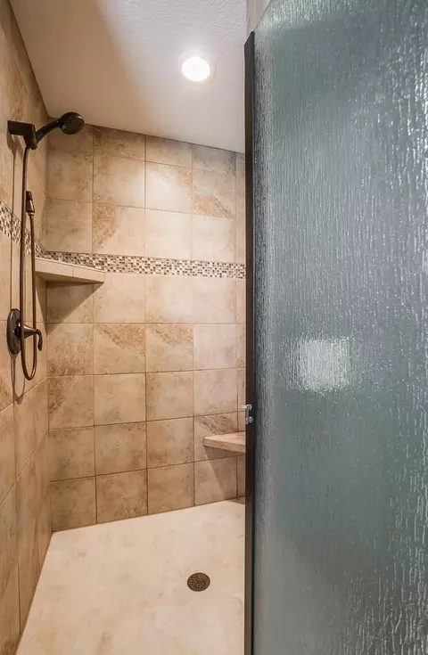 Bath - 3222 Mccurdy Rd, Troy, OH 45373 photo 6 of 8