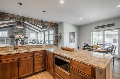 Kitchen - 3222 Mccurdy Rd, Troy, OH 45373 photo 6 of 9