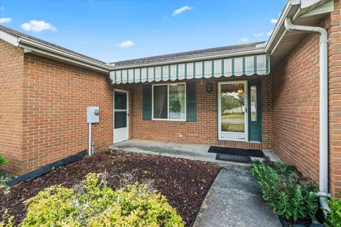 204 W Pinehurst St, Sidney, OH 45365 photo 2