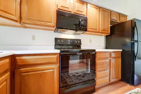 Kitchen - 1267 Pheasant Run, Springfield, OH 45503 photo 3 of 6