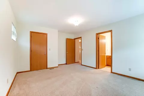 Bedroom - 1267 Pheasant Run, Springfield, OH 45503 photo 2 of 4