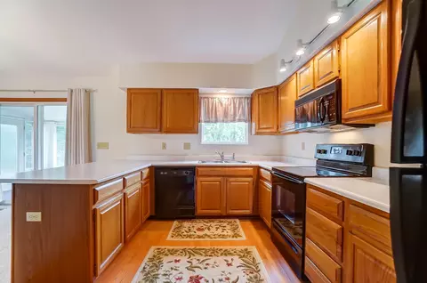 Kitchen - 1267 Pheasant Run, Springfield, OH 45503 photo 2 of 6